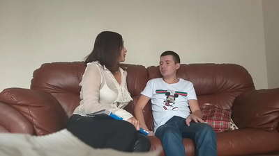 شرمیلی طالبہ نے ناقابل تسخیر استاد کو چدایا (ملف علینا تمانووا)